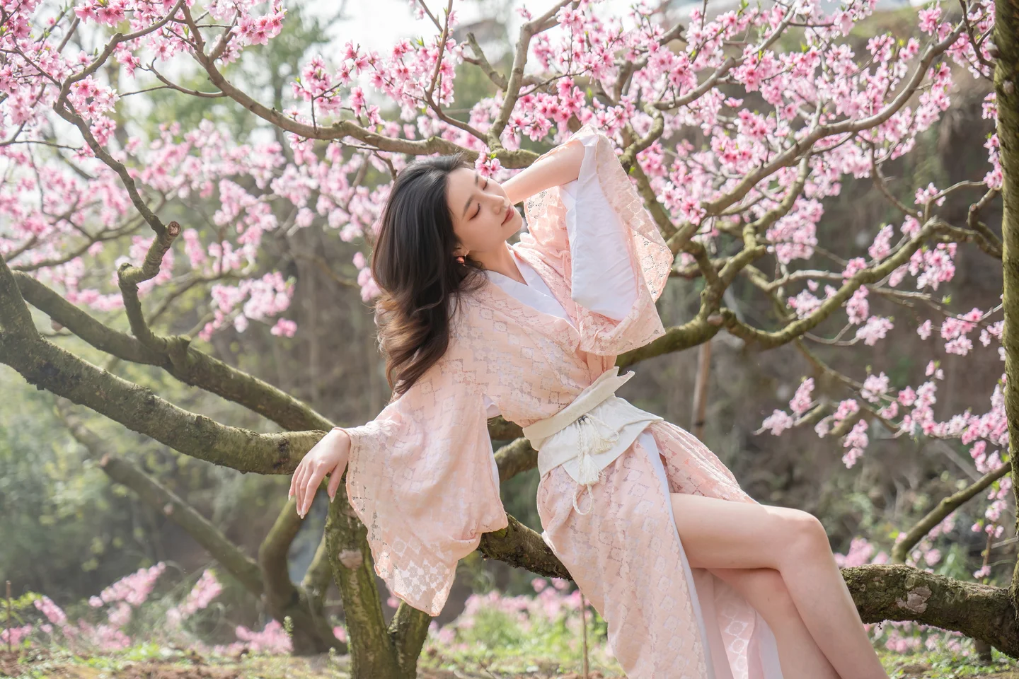 年年 - 漫花 [86P-595MB] tg@simisebaisi 【丝足阁】029.webp